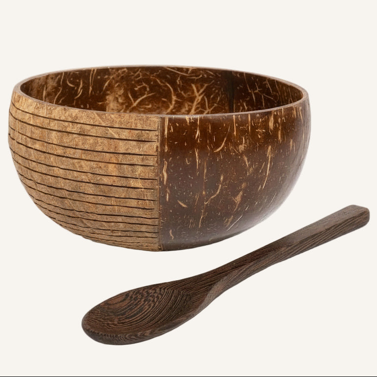 Bol artisanal en coque de coco avec cuillère assortie, motif rayé sculpté – style naturel et durable Maison Moka